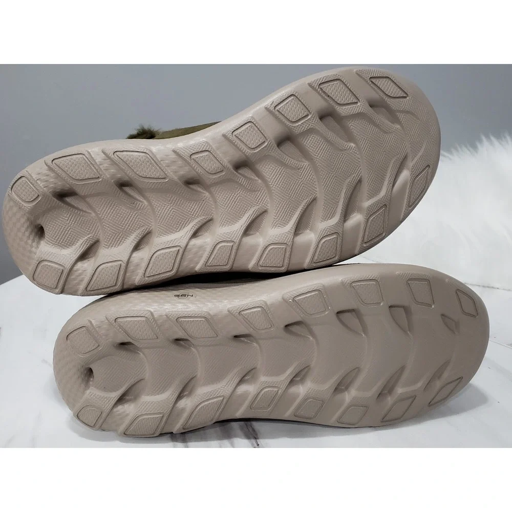 NEW SIZE 6 WIDE Skechers ON-THE-GO CITY 2 Cozy Vibe Olive BOOTS BOOTIES 144445W